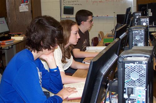 PLTW engineering students 