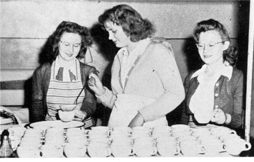  1945 lunchroom