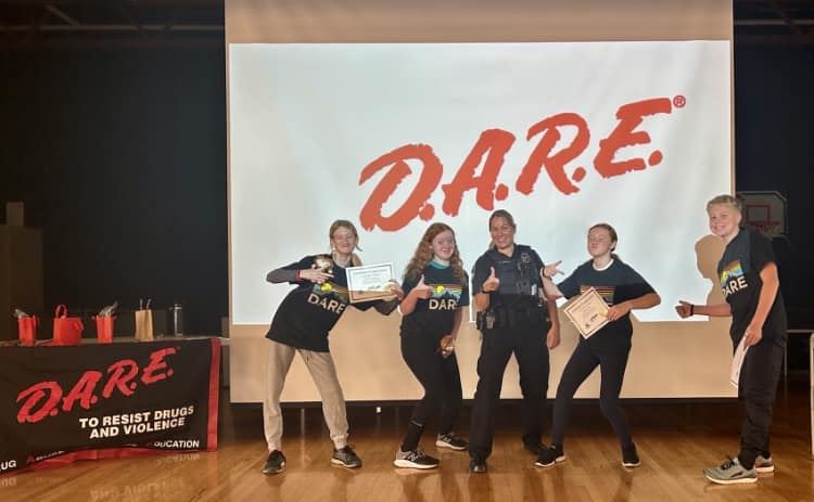  Grandview Hosts DARE Graduation