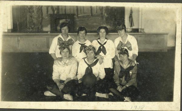 Girls Basketball Team 1918